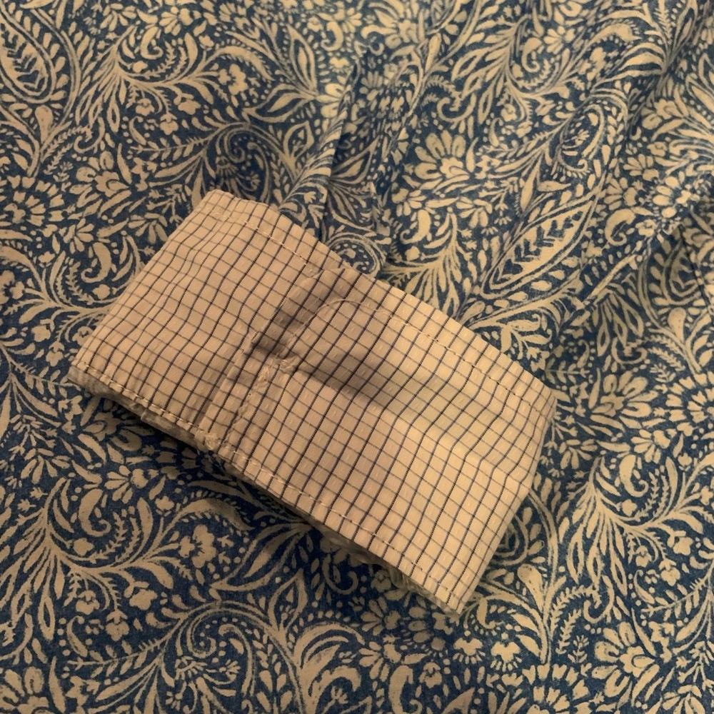 J. McLaughlin Louis 51% Silk Blue & White Paisley Women's Button Down Large EUC - Picture 5 of 12